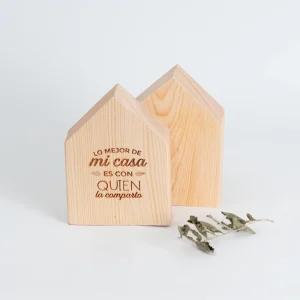 Casita decorativa de madera